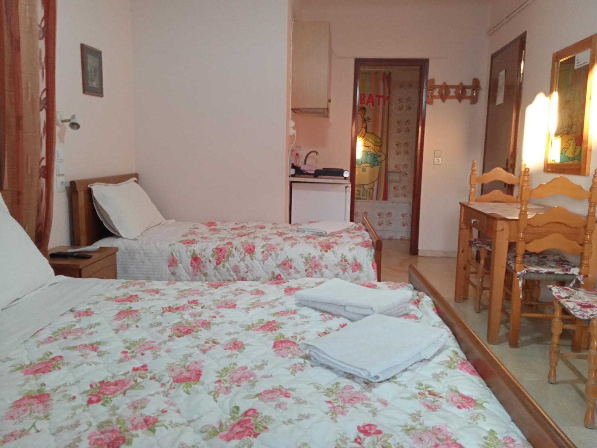 Dimitra Pentaliou Rooms Kamena Vourla Kamer foto