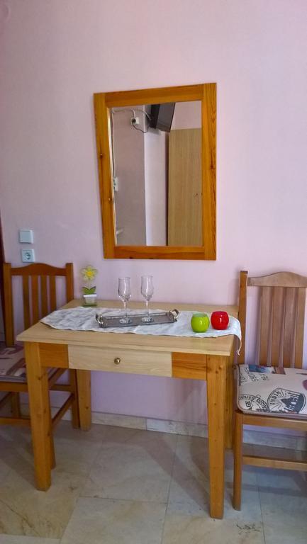 Dimitra Pentaliou Rooms Kamena Vourla Buitenkant foto